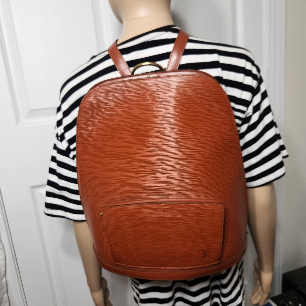 Louis Vuitton Backpack - Picture 6 of 9